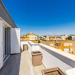 Rooftop With Private Pool By Pikhost גולם