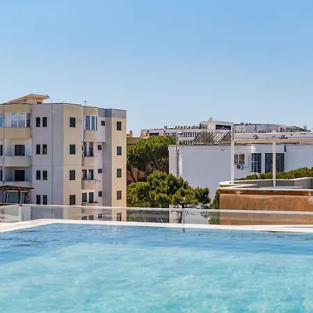 Rooftop With Private Pool By Pikhost Apartmán