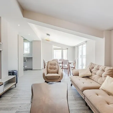 Rooftop With Private Pool By Pikhost Apartmán Golem (Tirana)