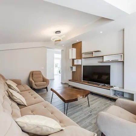 Rooftop With Private Pool By Pikhost * Golem (Tirana)