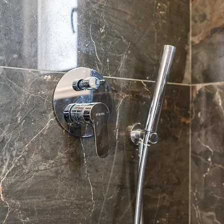 Rooftop With Private Pool By Pikhost